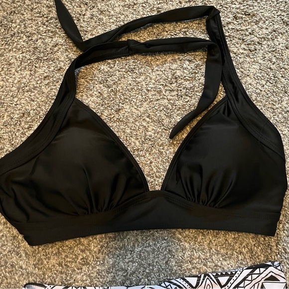 Black & White Bikini - Picture 6 of 7